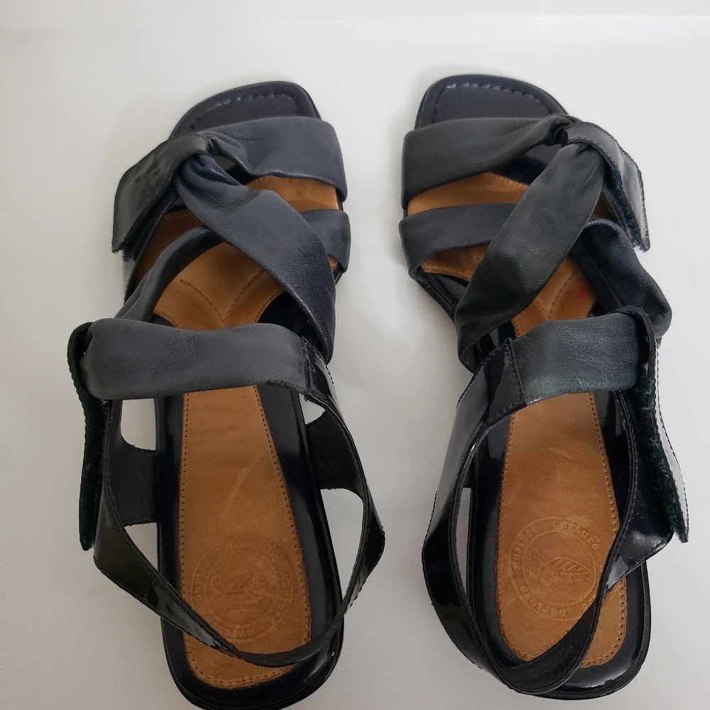#Nurture Shaker Women Soft Dark Navy Leather Dress Sandals - Picture 15 of 16